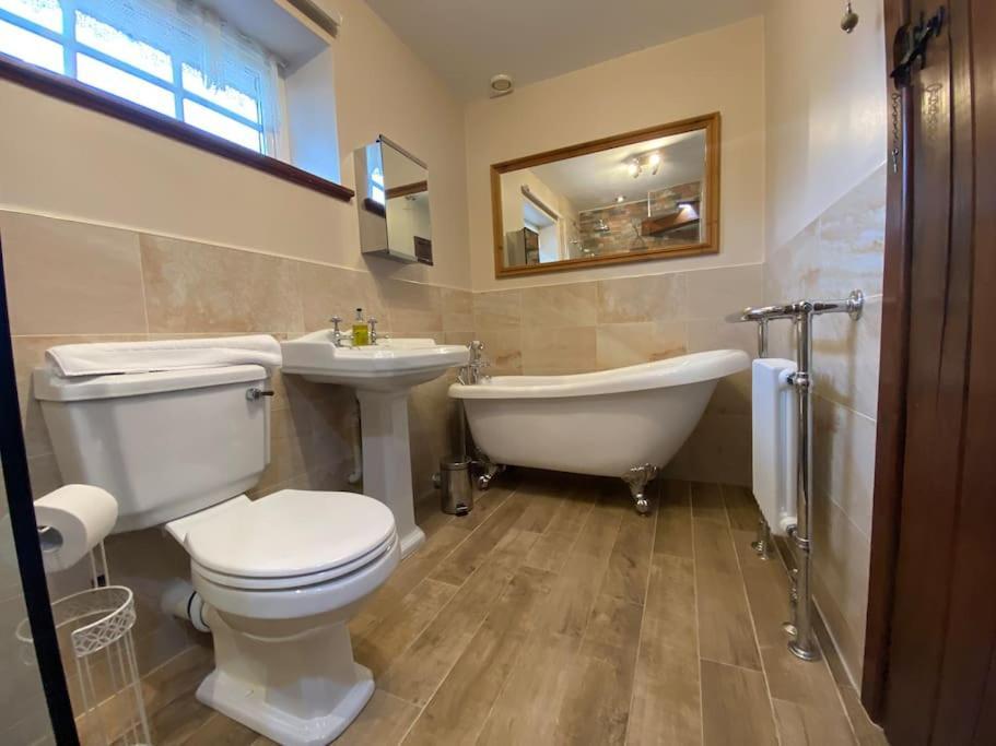 Eco-Friendly Dorset Cottage With Spa Set In Heart Of Countryside Sydling St Nicholas Eksteriør bilde